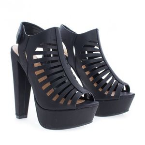 SPEED LIMIT 98 Black peep toe Heels 🖤